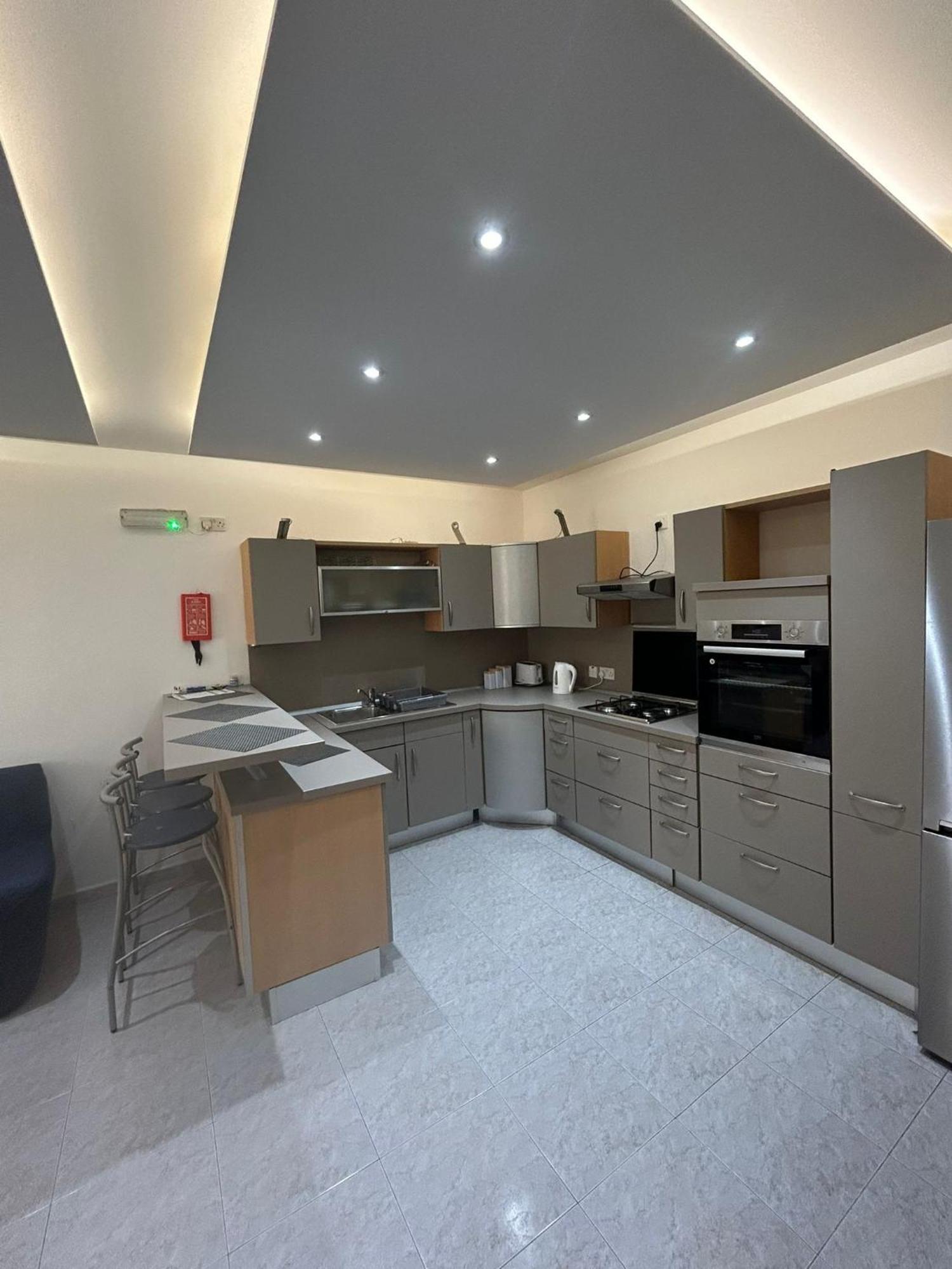 No 6 Poseidon Apartment San Ġiljan Exterior foto